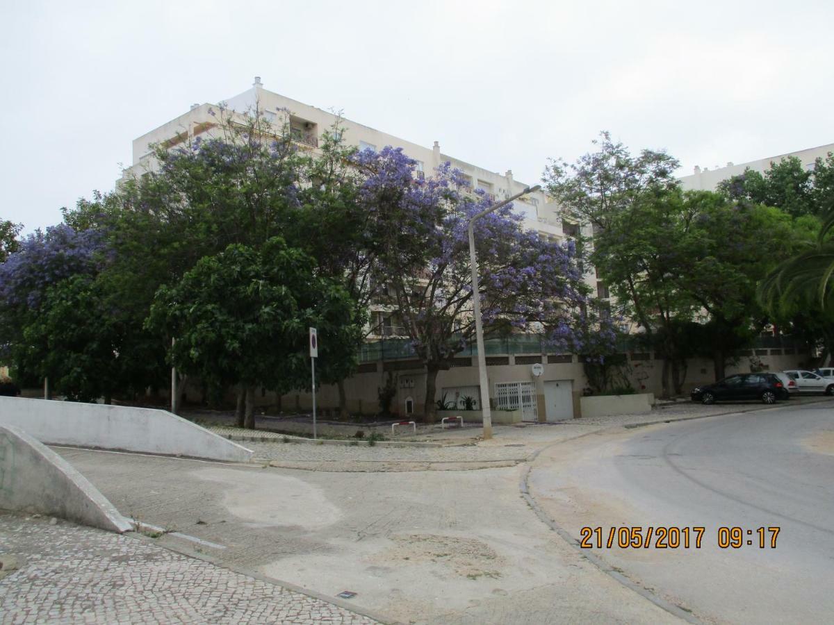 Edificio Caravela C Apartment *